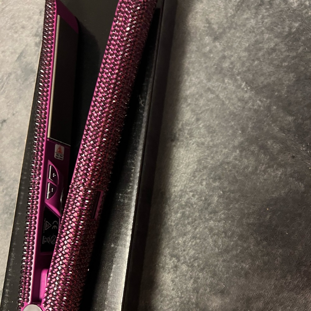 Diamond flat iron
